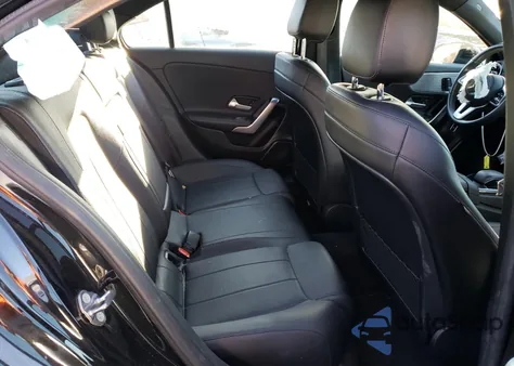 2019 Mercedes-Benz A 220 z USA, uszkodzony, nr VIN WDD3G4EB5KW002004